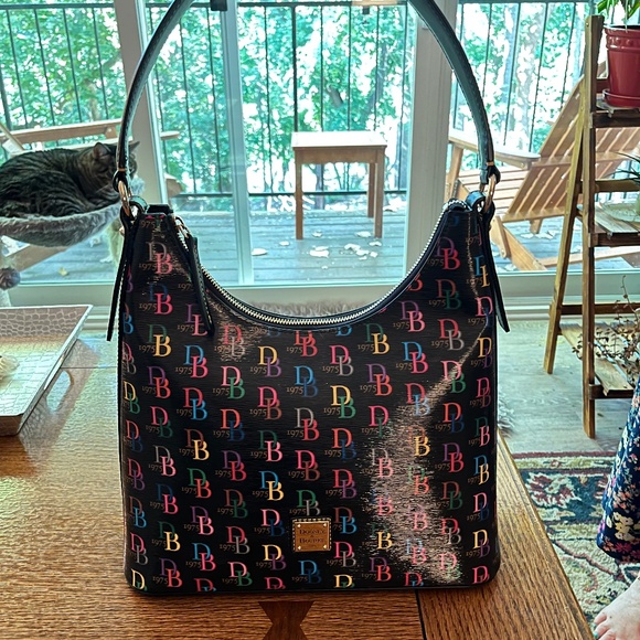 Dooney and Bourke handbag - Picture 1 of 1